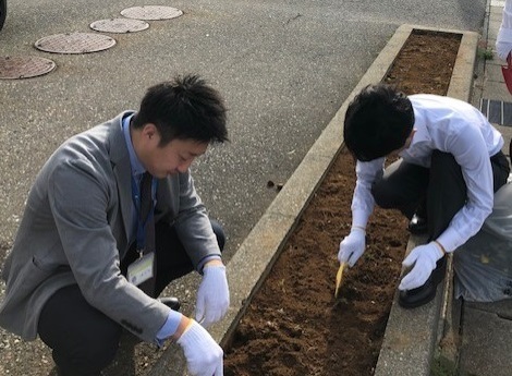 花壇整備10月24日-3-2.jpg